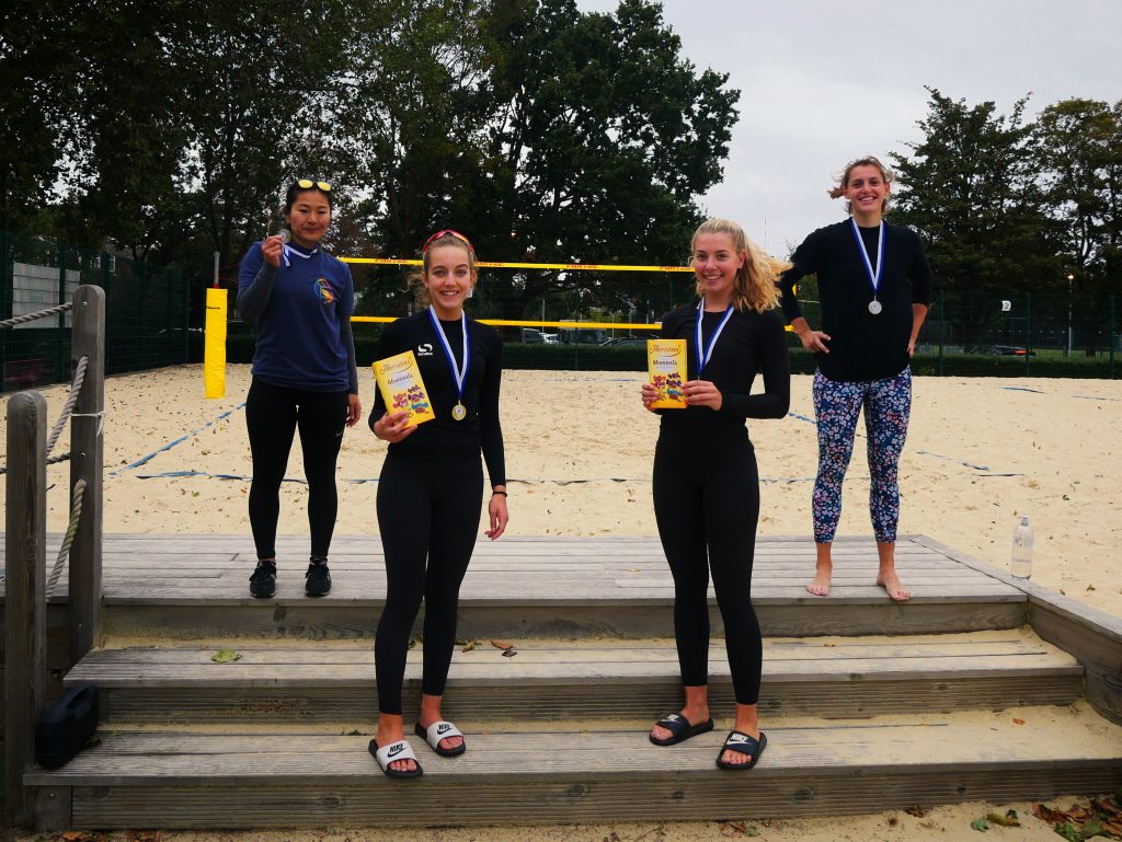 3* women's podium